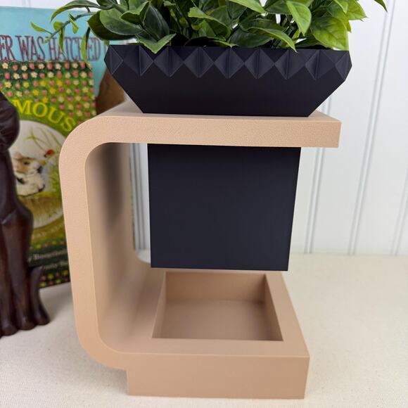 The Daka Planter 02, Indoor Tabletop Planter with Drainage Hole and Stand - Picture 2 of 15